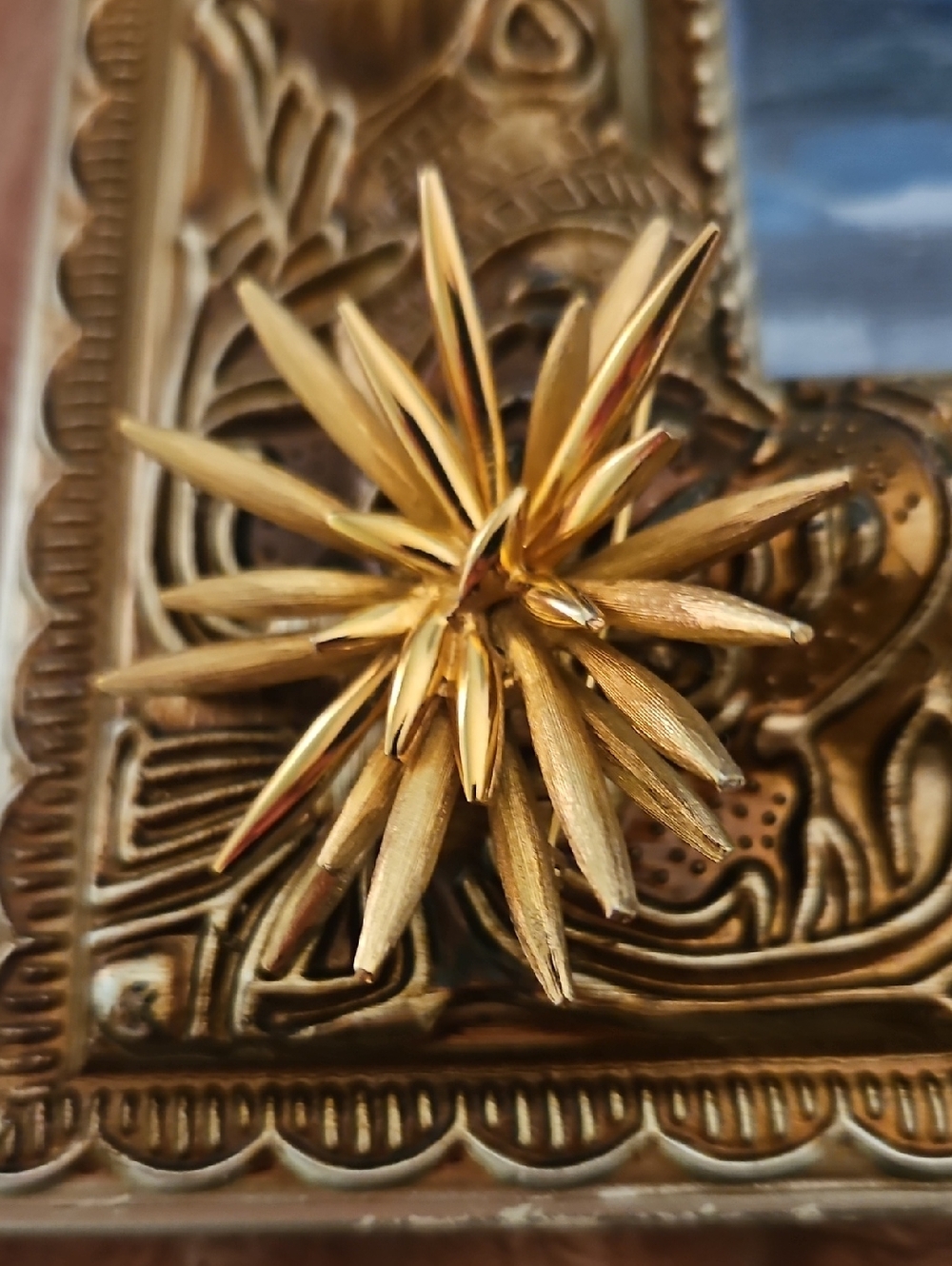 BROUCHER BROOCH, STARBURST GOLD BROOCH, VINTAGE BROUCHER BROOCH - Picture 10 of 12